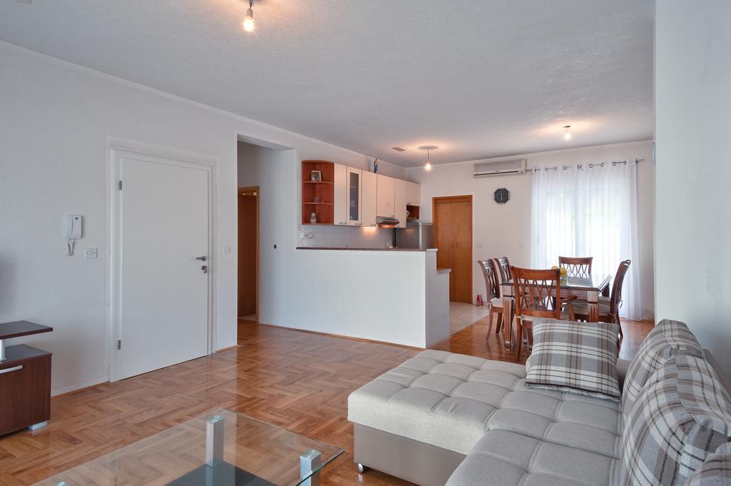 Apartments Marko Podstrana Chambre photo